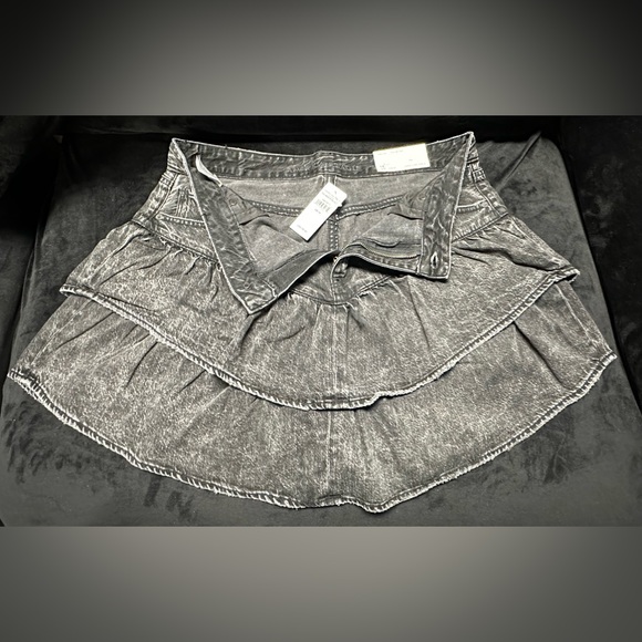 NWT American Eagle denim ruffle skirt size 14 black acid wash - Picture 7 of 9